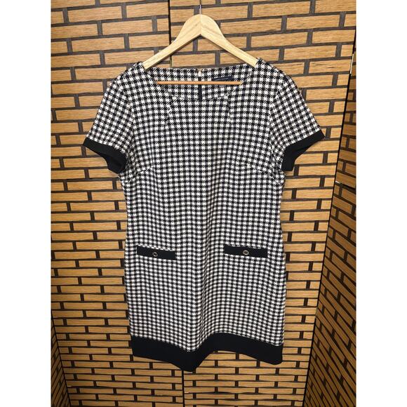 Tommy Hilfiger Dresses & Skirts - Tommy Hilfiger Black & White Houndstooth Print Short Sleeve Shift Dress Size 14